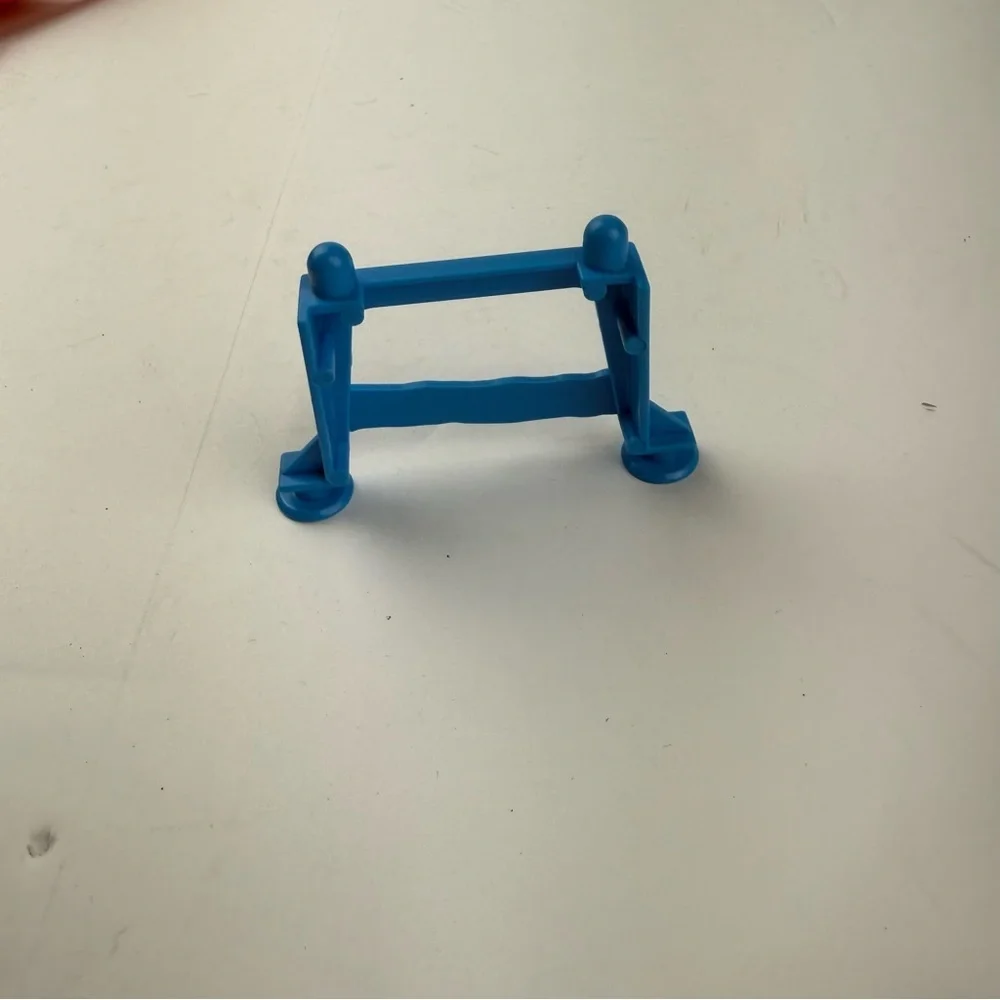 Mouse Trap 1994 Milton Bradley Front Legs Blue Replacement Piece ONLY